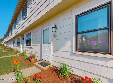 1124 Sawmill Rd, Brick, NJ 08724