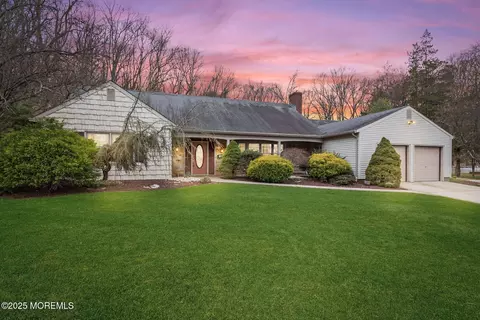 20 Jubilee Cir, Aberdeen, NJ 07747