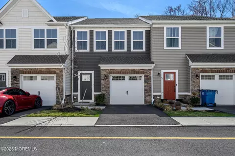 48 Athens Way, Cliffwood, NJ 07721