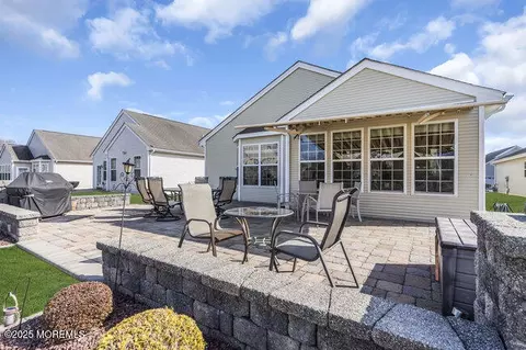 Exterior - 5 Marlow Dr, Jackson, NJ 08527 photo 2 of 7
