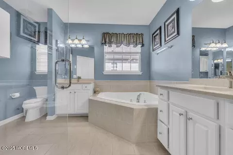 Bath - 5 Marlow Dr, Jackson, NJ 08527 photo 4 of 6