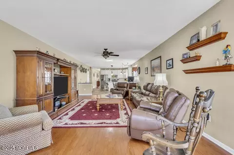 Living - 5 Marlow Dr, Jackson, NJ 08527 photo 2 of 2