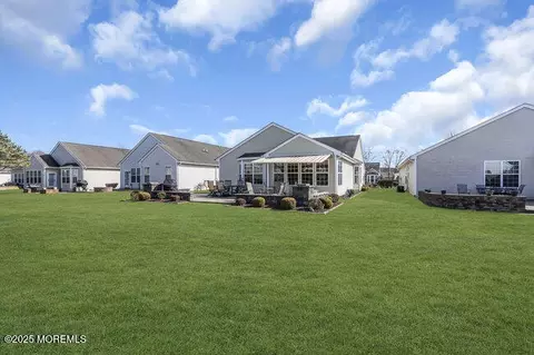 Exterior - 5 Marlow Dr, Jackson, NJ 08527 photo 5 of 7