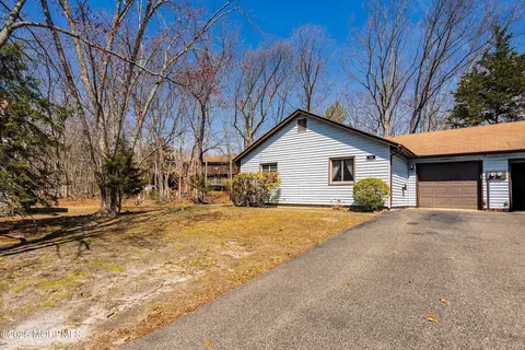 13 Stork Ln #1000, Howell, NJ 07731