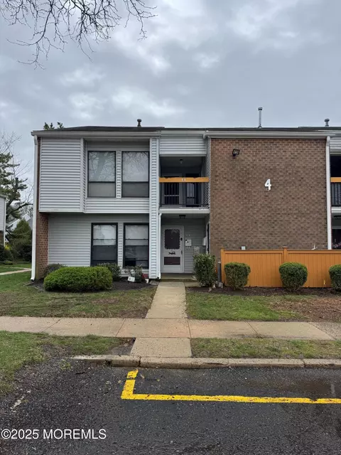 4 Dennison Dr #N, East Windsor, NJ 08520
