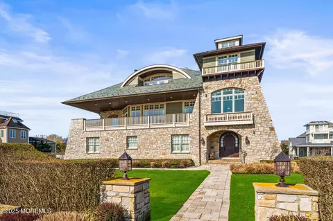 92 Ocean Ave, Monmouth Beach, NJ 07750
