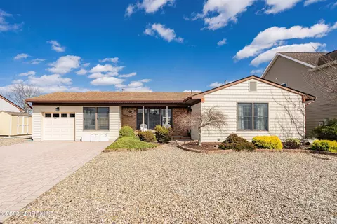 409 Atlantic City Ct, Lanoka Harbor, NJ 08734