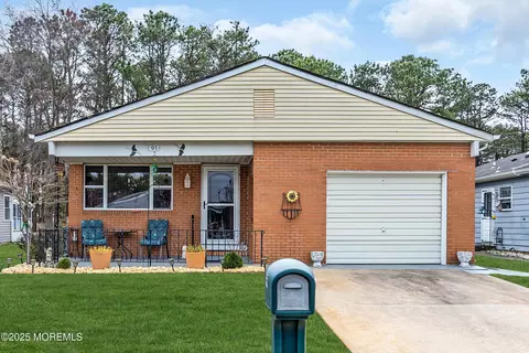 91 San Carlos St, Toms River, NJ 08757