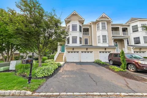 19 S Shore Dr, South Amboy, NJ 08879