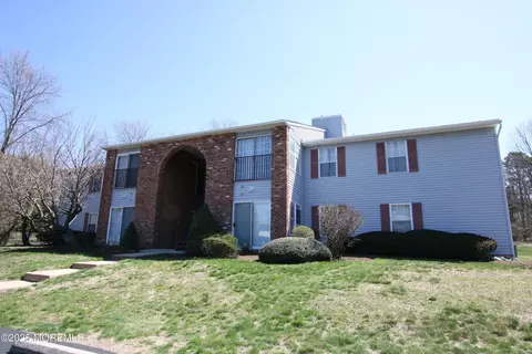 26 Frontier Way, Tinton Falls, NJ 07753