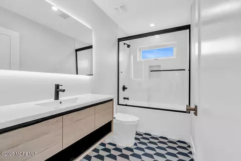 Bath - 1201 Beach Blvd, Forked River, NJ 08731 photo 5 of 11