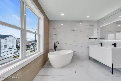 Bath - 1201 Beach Blvd, Forked River, NJ 08731 photo 7 of 11