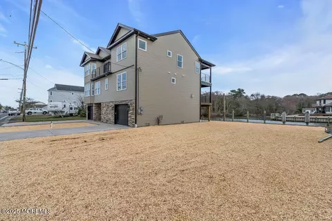 Exterior - 1201 Beach Blvd, Forked River, NJ 08731 photo 4 of 14