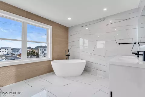 Bath - 1201 Beach Blvd, Forked River, NJ 08731 photo 6 of 11