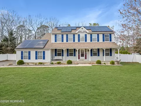 132 Heatherington Ct, Lanoka Harbor, NJ 08734