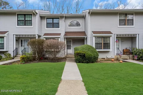 406 Santa Anita Ln, Toms River, NJ 08755