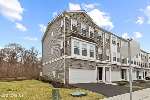 2101 Mcdowell Rd #2101, Monroe, NJ 08831