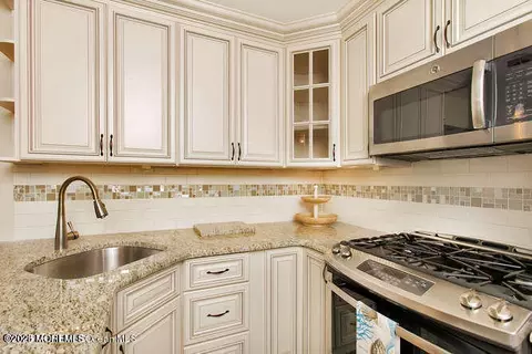 66 Linden Ct, Spring Lake Heights, NJ 07762