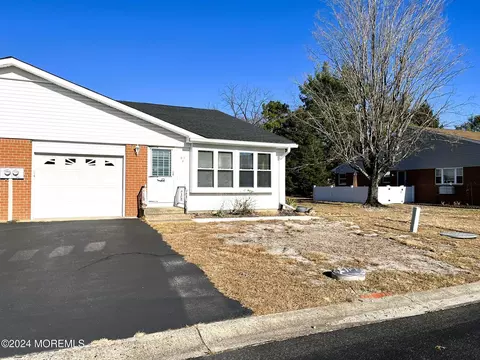 63 Hudson Pkwy # B, Whiting, NJ 08759