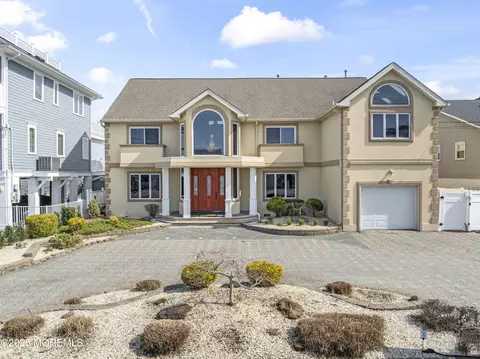 1866 Ensign Ct, Toms River, NJ 08753