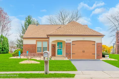 35 Gladstone Ave, Manchester, NJ 08759
