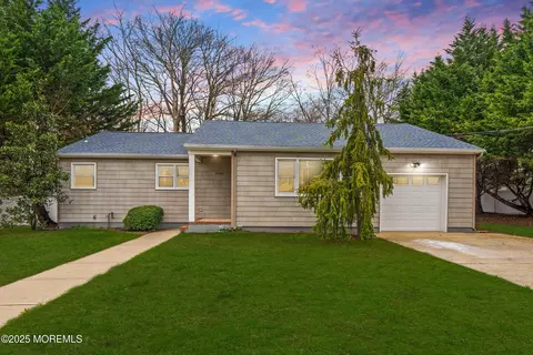 1906 Westfield St, Oakhurst, NJ 07755