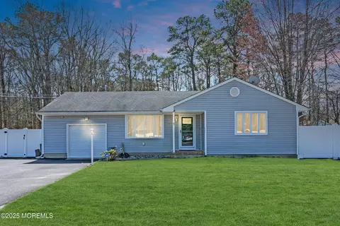 383 Constitution Dr, Forked River, NJ 08731