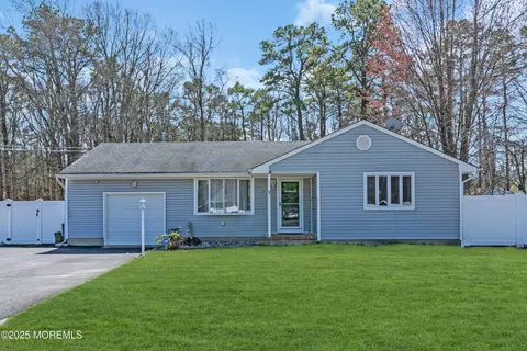 383 Constitution Dr, Forked River, NJ 08731 photo 4