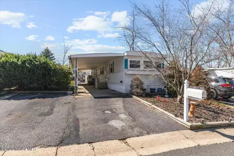 212 Roberts Rd, Toms River, NJ 08755