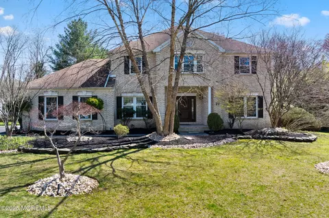 21 Sheffield Dr, Freehold, NJ 07728
