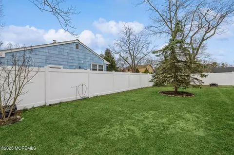 Exterior - 305 Springfield Ave, Pine Beach, NJ 08741 photo 3 of 4