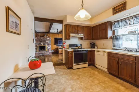 Kitchen - 305 Springfield Ave, Pine Beach, NJ 08741 photo 2 of 3
