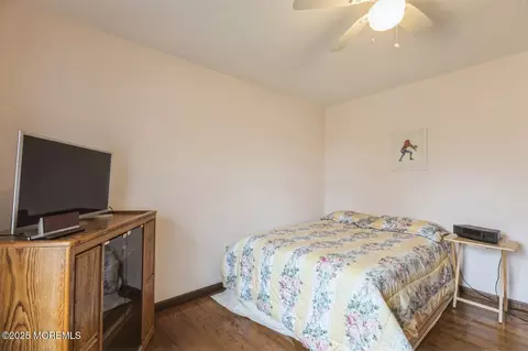 Bedroom - 305 Springfield Ave, Pine Beach, NJ 08741 photo 3 of 4