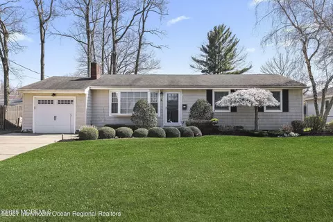 6 Asbury Ave, Oceanport, NJ 07757