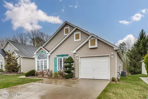 8 Penny Ln, Jackson, NJ 08527