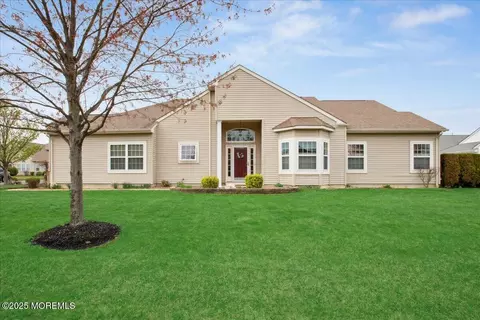 101 Tuscana Ave, Monroe, NJ 08831
