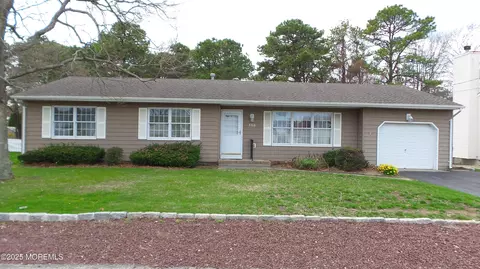 186 Cherry Quay Rd, Brick, NJ 08723