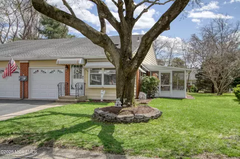 31 Monticello Dr #B, Whiting, NJ 08759