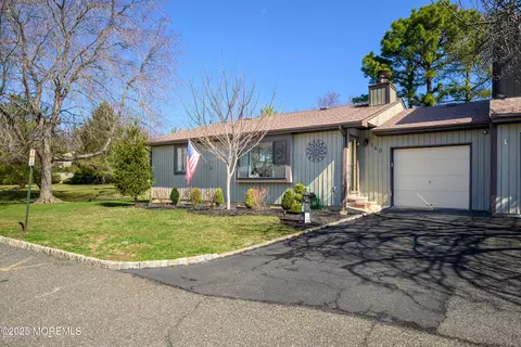 140 Wilcox Ct, Matawan, NJ 07747