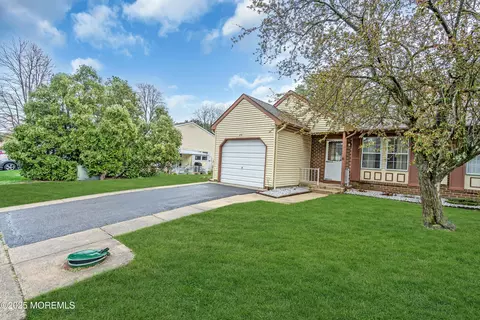 27 A Birchwood Dr #50, Manchester, NJ 08759