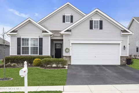 3 Cougar Ln, Barnegat, NJ 08005