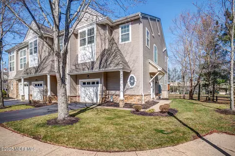 9 Ocean Breeze Ct, Manahawkin, NJ 08050