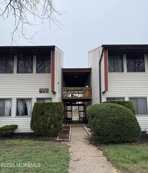 h3 Avon Drive #H3, East Windsor, NJ 08520