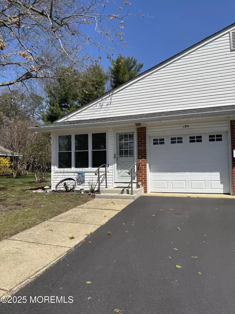 19 Crocus Ln #A, Whiting, NJ 08759