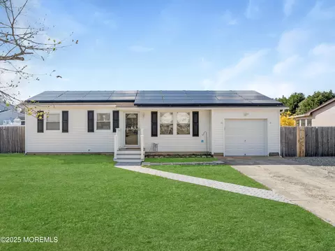 103 Dover Ct, Barnegat, NJ 08005