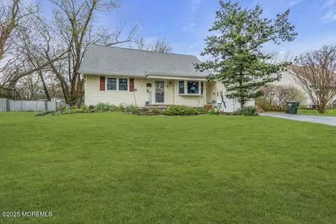 6 Lawrence St, Jackson, NJ 08527 photo 4