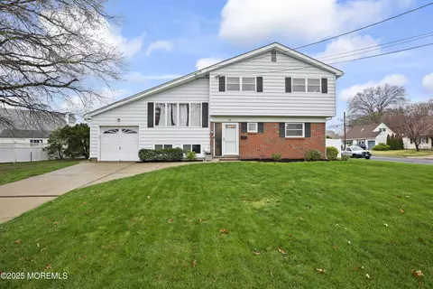 34 Sycamore Way, Hamilton, NJ 08690