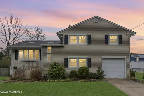 100 Linden Ave, Red Bank, NJ 07701