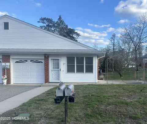 127 Tulip Ct # B, Whiting, NJ 08759