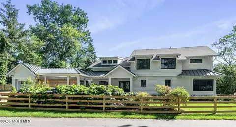 81 Chestnut St, Fair Haven, NJ 07704